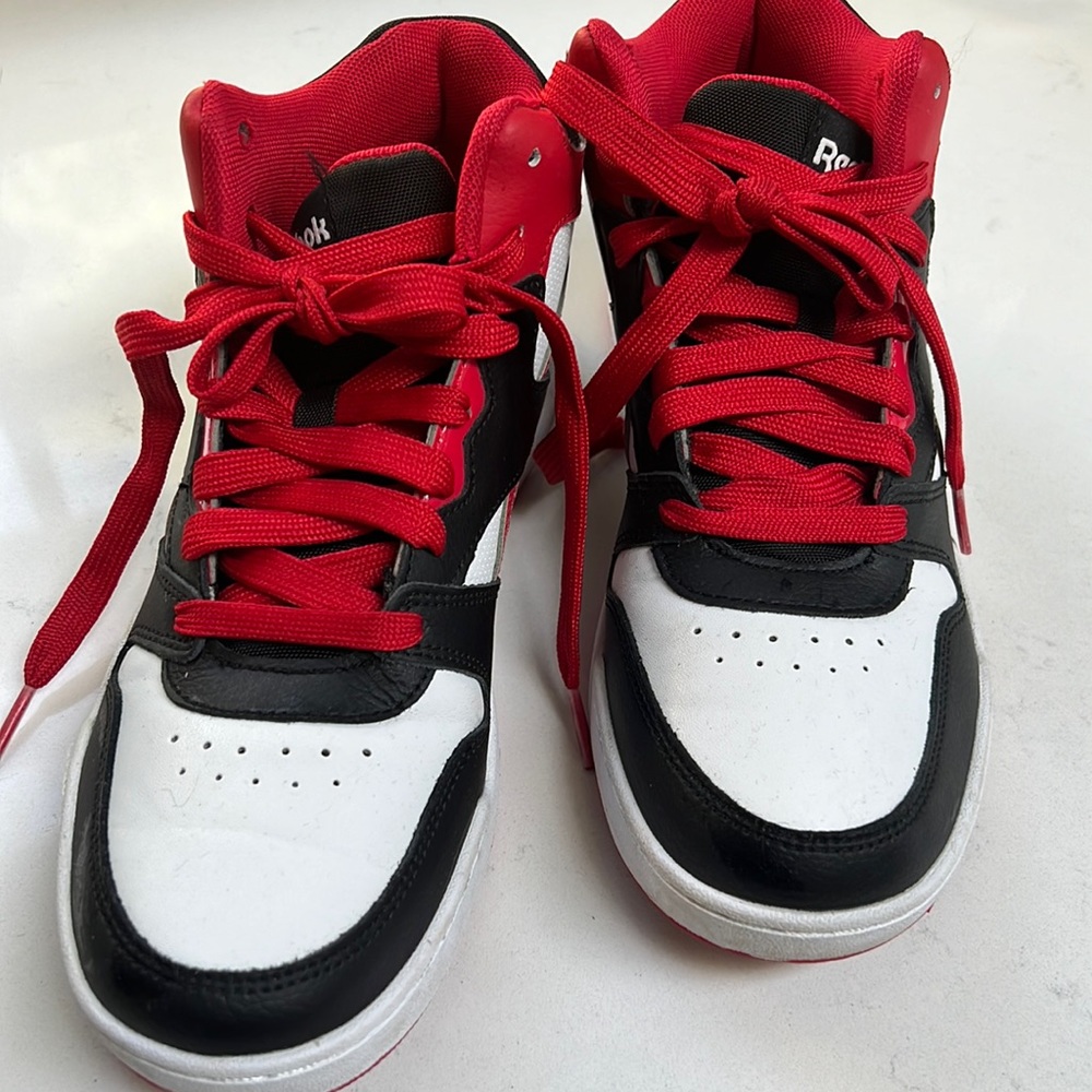 Reebok kids sneakers, excellent condition!